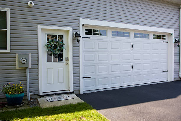 24/7 Emergency Garage Door Panel Replacement experts in Riverdale, IL